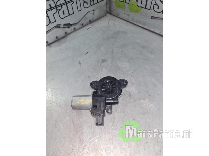 Usados Motor de ventanilla de puerta Mazda 3 (BM/BN) 2.0 SkyActiv-G 165 16V Precio € 25,00 Norma de margen ofrecido por Autodemontagebedrijf De Mars