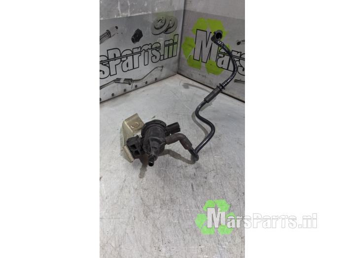 Begagnade Bränsletrycksregulator Mercedes B (W246/W242) 1.6 B-180 BlueEFFICIENCY Turbo 16V Pris € 22,50 Marginaltabell erbjuds av Autodemontagebedrijf De Mars
