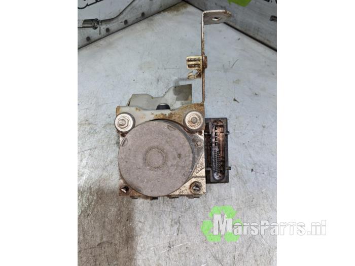 Begagnade ABS-pump Mitsubishi Colt (Z2/Z3) 1.3 16V Pris € 36,00 Marginaltabell erbjuds av Autodemontagebedrijf De Mars
