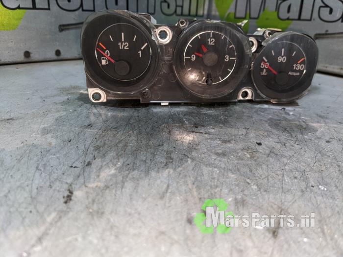 Begagnade Innerdisplay Alfa Romeo 156 (932) 1.8 Twin Spark 16V Pris € 28,00 Marginaltabell erbjuds av Autodemontagebedrijf De Mars