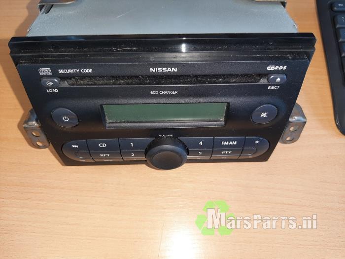 Radio CD Spieler van een Nissan Note (E11) 1.6 16V 2006