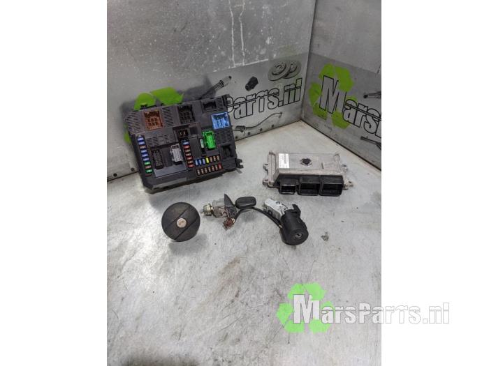 Used Ignition lock + computer Peugeot 2008 (CU) 1.2 Vti 12V PureTech 82 Price € 120,00 Margin scheme offered by Autodemontagebedrijf De Mars
