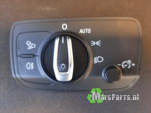 Usados Interruptor de luz Audi A3 Limousine (8VS/8VM) 2.0 TDI 16V Precio € 25,00 Norma de margen ofrecido por Autodemontagebedrijf De Mars