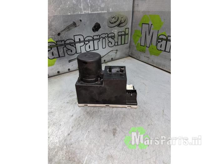 Electric central locking vacuum pump Audi A3 1.9 TDI 130 8L0862257K Electric central locking vacuum pump Audi A3 1.9 TDI 130 8L0862257K