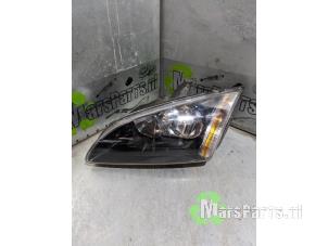 Used Headlight, left Ford Focus C-Max 1.8 16V Price on request offered by Autodemontagebedrijf De Mars