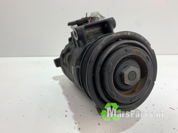 Air conditioning pump from a BMW 1 serie (F20) 116i 1.6 16V 2012