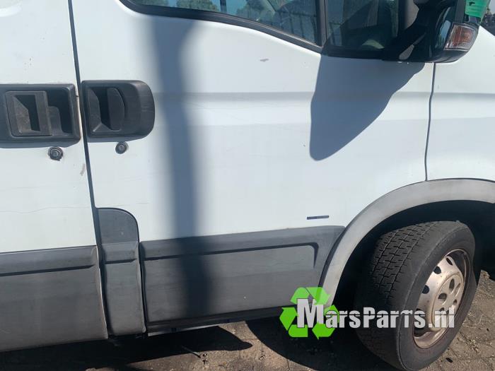 Door 2-door, right from a Iveco New Daily IV 35C10V,S10V 2007