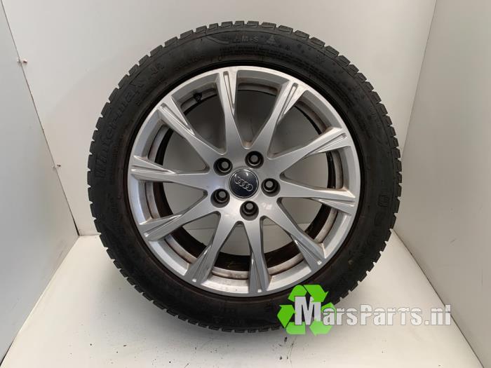 Wheel + winter tyre from a Audi A4 (B8) 1.8 TFSI 16V 2014
