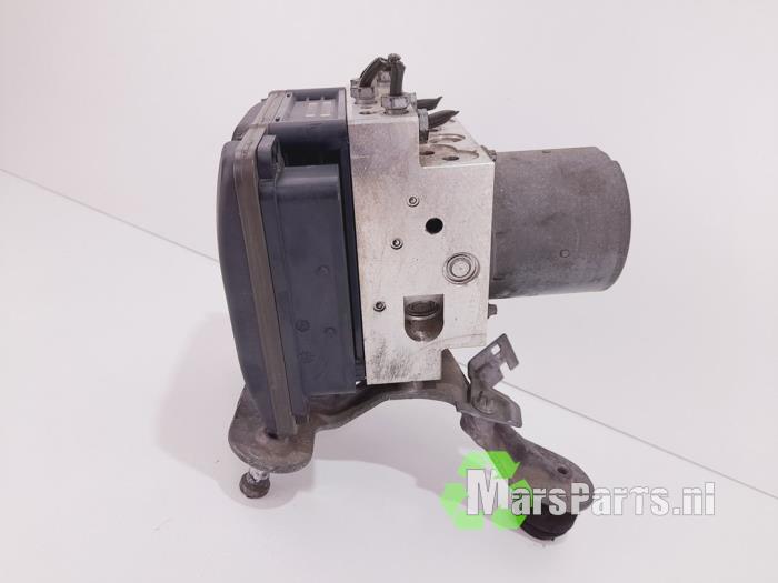 Begagnade ABS-pump Mercedes E (W211) 2.2 E-200 CDI 16V Pris € 125,00 Marginaltabell erbjuds av Autodemontagebedrijf De Mars