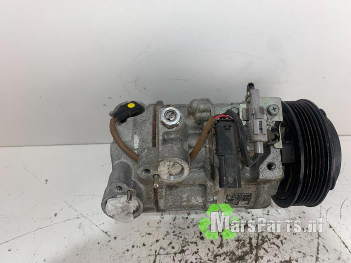 Air conditioning pump from a BMW 1 serie (F20) 116d 1.6 16V Efficient Dynamics 2014