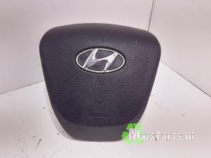 Used Left airbag (steering wheel) Hyundai i20 1.2i 16V Price € 50,00 Margin scheme offered by Autodemontagebedrijf De Mars