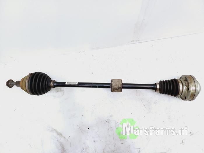 Front drive shaft, right from a Audi A3 Limousine (8VS/8VM) 1.4 TFSI ACT 16V 2014