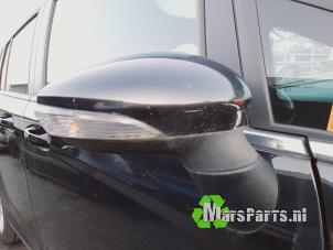 Used Wing mirror, right Ford B-Max (JK8) 1.0 EcoBoost 12V 120 Price € 100,00 Margin scheme offered by Autodemontagebedrijf De Mars