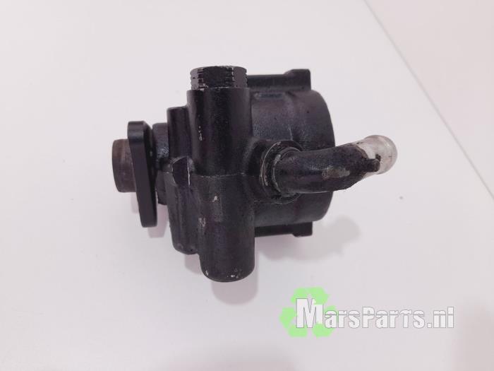 Power steering pump from a Iveco New Daily IV 35C10V,S10V 2007