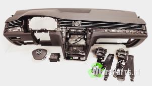 Usados Airbag set + dashboard Volkswagen Passat Variant (3G5) 1.6 TDI 16V Precio € 900,00 Norma de margen ofrecido por Autodemontagebedrijf De Mars