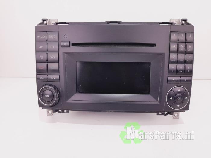 Begagnade Radio Mercedes Vito (639.6) 2.2 113 CDI 16V Euro 5 Pris € 75,00 Marginaltabell erbjuds av Autodemontagebedrijf De Mars