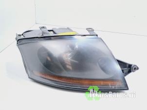 Używane Reflektor prawy Audi TT (8N3) 1.8 T 20V Quattro Cena € 250,00 Procedura marży oferowane przez Autodemontagebedrijf De Mars