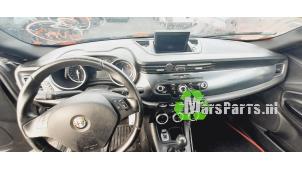 Usagé Kit airbag + tableau de bord Alfa Romeo Giulietta (940) 2.0 JTDm 16V 170 Prix € 500,00 Règlement à la marge proposé par Autodemontagebedrijf De Mars