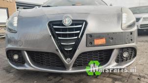 Used Front bumper Alfa Romeo Giulietta (940) 2.0 JTDm 16V 170 Price € 250,00 Margin scheme offered by Autodemontagebedrijf De Mars