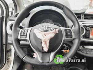 Usados Volante Toyota Yaris III (P13) 1.5 16V Hybrid Precio € 125,00 Norma de margen ofrecido por Autodemontagebedrijf De Mars