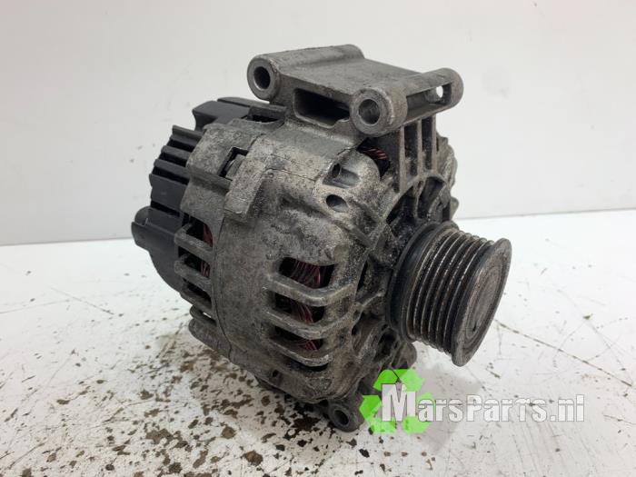 Begagnade Dynamo Audi A4 (B6) 1.8 T 20V Pris € 40,00 Marginaltabell erbjuds av Autodemontagebedrijf De Mars