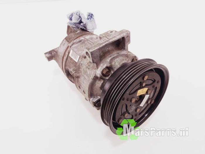 Używane Pompa klimatyzacji Fiat Stilo (192A/B) 1.6 16V 3-Drs. Cena € 50,00 Procedura marży oferowane przez Autodemontagebedrijf De Mars