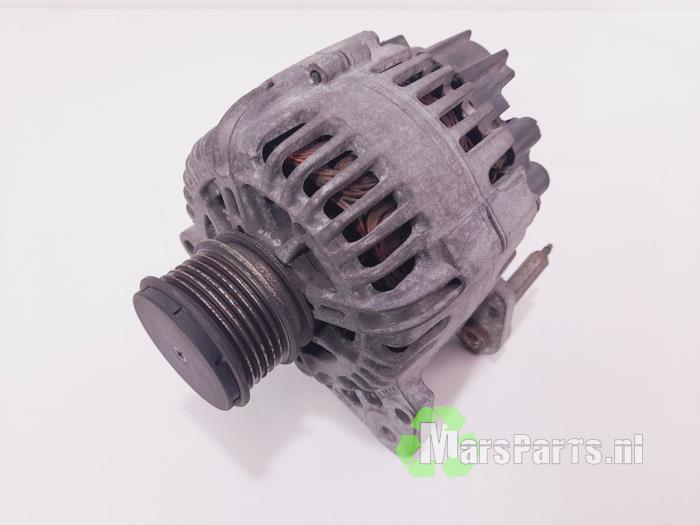 Begagnade Dynamo Volkswagen Caddy III (2KA,2KH,2CA,2CH) 2.0 SDI Pris € 35,00 Marginaltabell erbjuds av Autodemontagebedrijf De Mars