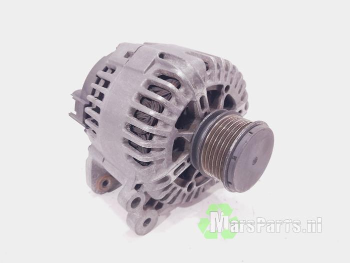 Begagnade Dynamo Volkswagen Caddy III (2KA,2KH,2CA,2CH) 2.0 SDI Pris € 30,00 Marginaltabell erbjuds av Autodemontagebedrijf De Mars