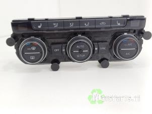 Usados Panel de control de calefacción Volkswagen Golf VII Variant (AUVV) 1.6 TDI BlueMotion 16V Precio € 49,00 Norma de margen ofrecido por Autodemontagebedrijf De Mars