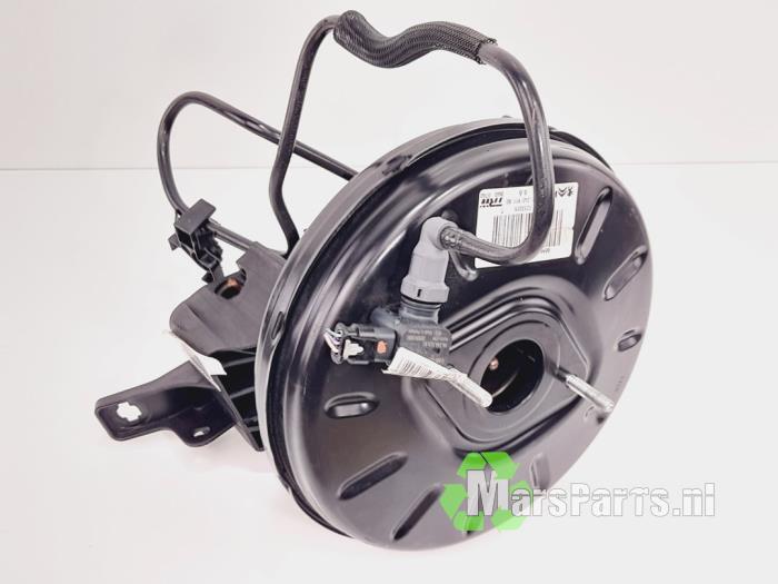 Usados Servofreno Peugeot 2008 (UD/UK/UR/US/UX) 1.2 VTi 12V PureTech 130 Precio € 75,00 Norma de margen ofrecido por Autodemontagebedrijf De Mars