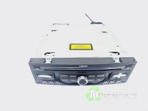 Używane Radioodtwarzacz CD Citroen C4 Picasso (UD/UE/UF) 1.6 16V THP Sensodrive Cena € 275,00 Procedura marży oferowane przez Autodemontagebedrijf De Mars