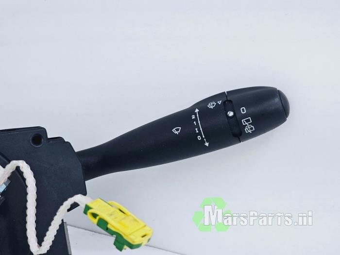 Steering column stalk from a Peugeot 307 (3A/C/D) 2.0 HDi 90 2008