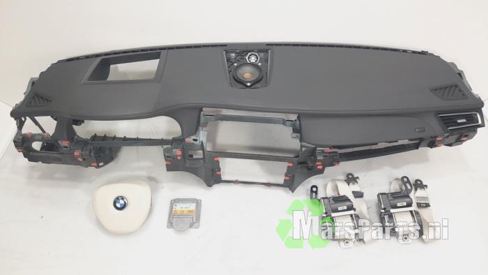 Kit airbag + tableau de bord d'un BMW 7 serie (F01/02/03/04) 740d xDrive 24V 2013