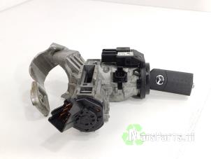 Used Ignition lock + key Mazda 2 (DE) 1.3 16V MZR Price € 35,00 Margin scheme offered by Autodemontagebedrijf De Mars