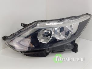 Used Headlight, left Nissan Qashqai (J11) 1.2 DIG-T 16V Price € 500,00 Margin scheme offered by Autodemontagebedrijf De Mars
