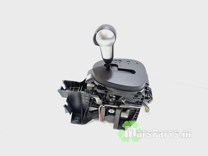 Dzwignia wyboru automatycznej skrzyni biegów z Nissan Juke (F15) 1.6 DIG-T 16V 4x4 2011