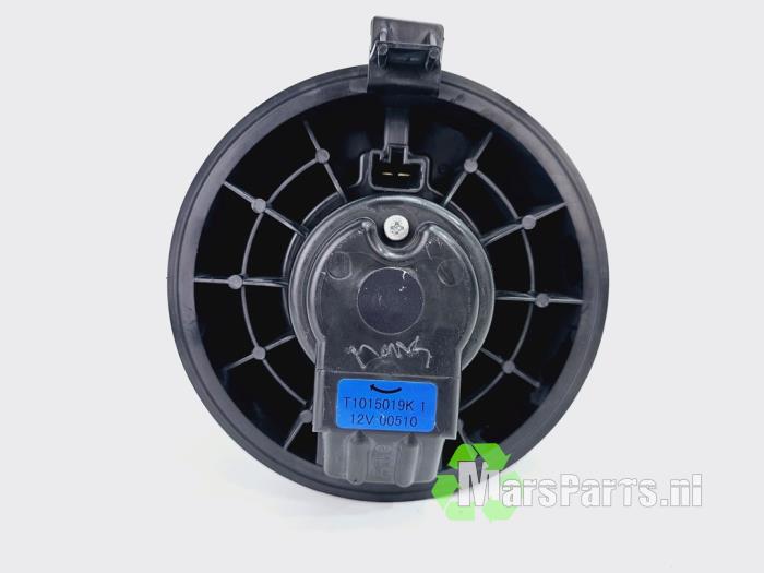 Motor de ventilador de calefactor de un Nissan Juke (F15) 1.6 DIG-T 16V 4x4 2011
