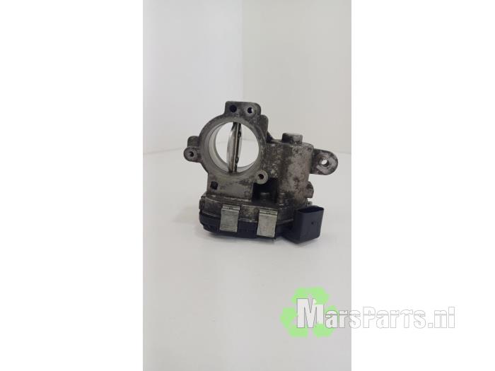 Throttle body from a Volkswagen Polo V (6R) 1.4 TDI DPF BlueMotion technology 2015