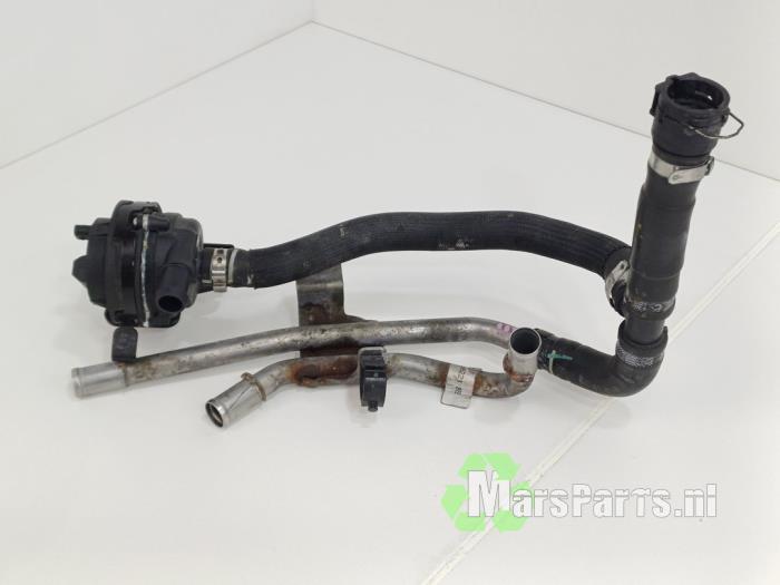 Begagnade Extra vattenpump Alfa Romeo Stelvio (949) 2.9 Bi-Turbo V6 24V Q4 Pris € 108,00 Marginaltabell erbjuds av Autodemontagebedrijf De Mars