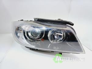 Used Headlight, right BMW 3 serie Touring (E91) 318i 16V Price € 140,00 Margin scheme offered by Autodemontagebedrijf De Mars