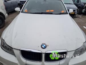 Used Bonnet BMW 3 serie (E90) 320d 16V Price € 100,00 Margin scheme offered by Autodemontagebedrijf De Mars