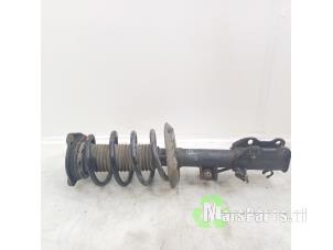 Used Front shock absorber rod, right Mercedes Vito (639.7) 2.2 110 CDI 16V Euro 5 Price € 40,00 Margin scheme offered by Autodemontagebedrijf De Mars