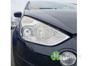 Used Headlight, right Ford S-Max (GBW) 2.0 TDCi 16V 140 Price € 100,00 Margin scheme offered by Autodemontagebedrijf De Mars