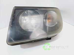 Used Headlight, right Volkswagen Crafter 2.5 TDI 30/32/35/46/50 Price € 100,00 Margin scheme offered by Autodemontagebedrijf De Mars