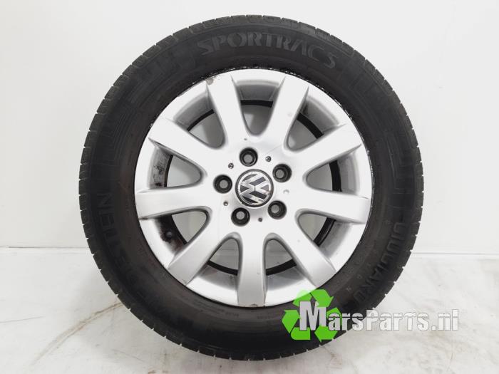 Set of wheels + tyres from a Volkswagen Golf V (1K1) 1.4 TSI 122 16V 2007