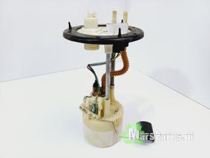 Usados Bomba eléctrica de combustible Hyundai Atos 1.0 12V Precio € 40,00 Norma de margen ofrecido por Autodemontagebedrijf De Mars