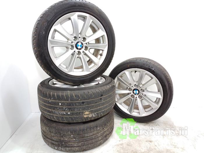 Juego de llantas y neumáticos de un BMW 3 serie (F30) 316d 2.0 16V 2012