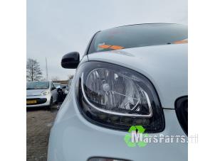 Used Headlight, right Smart Forfour (453) 1.0 12V Price € 125,00 Margin scheme offered by Autodemontagebedrijf De Mars