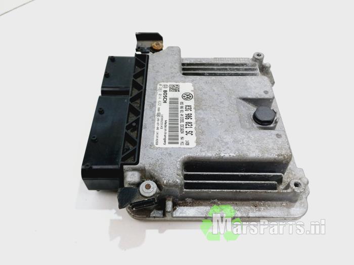 Engine management computer from a Seat Leon (1P1) 1.9 TDI 105 2009