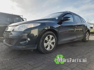 Used Metal cutting part right front Renault Megane III Grandtour (KZ) 1.5 dCi 90 Price on request offered by Autodemontagebedrijf De Mars